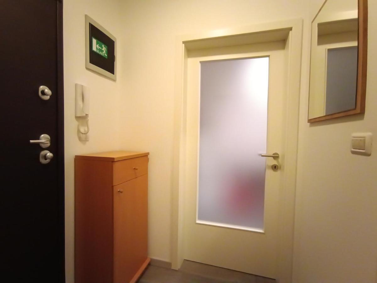 Apartment Luka Pula Luaran gambar