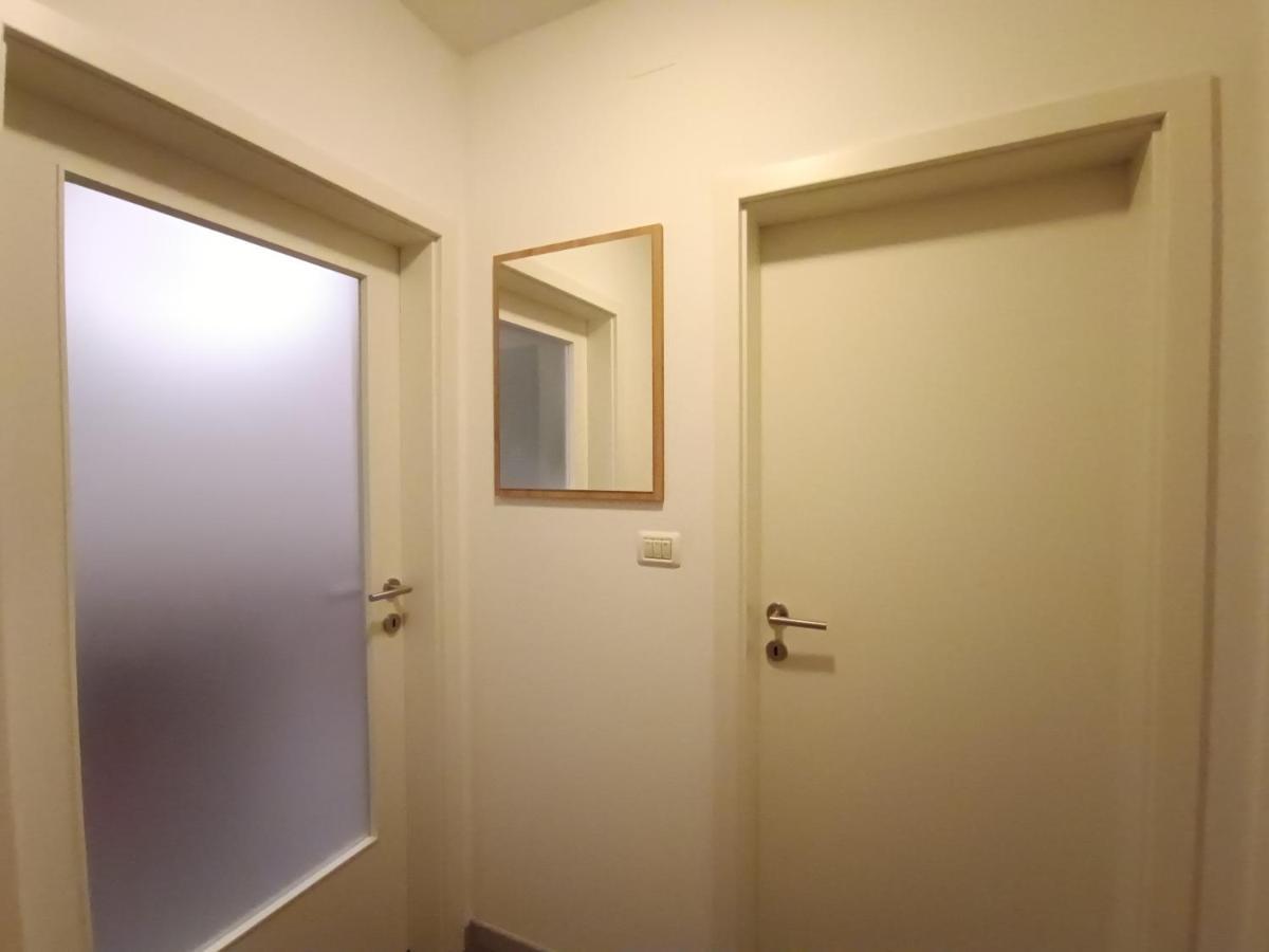 Apartment Luka Pula Luaran gambar